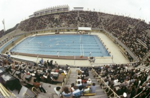 Бассейн "Лужники" в дни Олимпиады-80. Идет турнир по водному поло